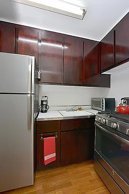 Sold by R New York | media 4