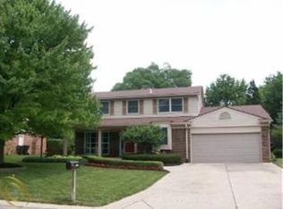 2663 Stonebury Dr, Rochester Hills, MI 48307
