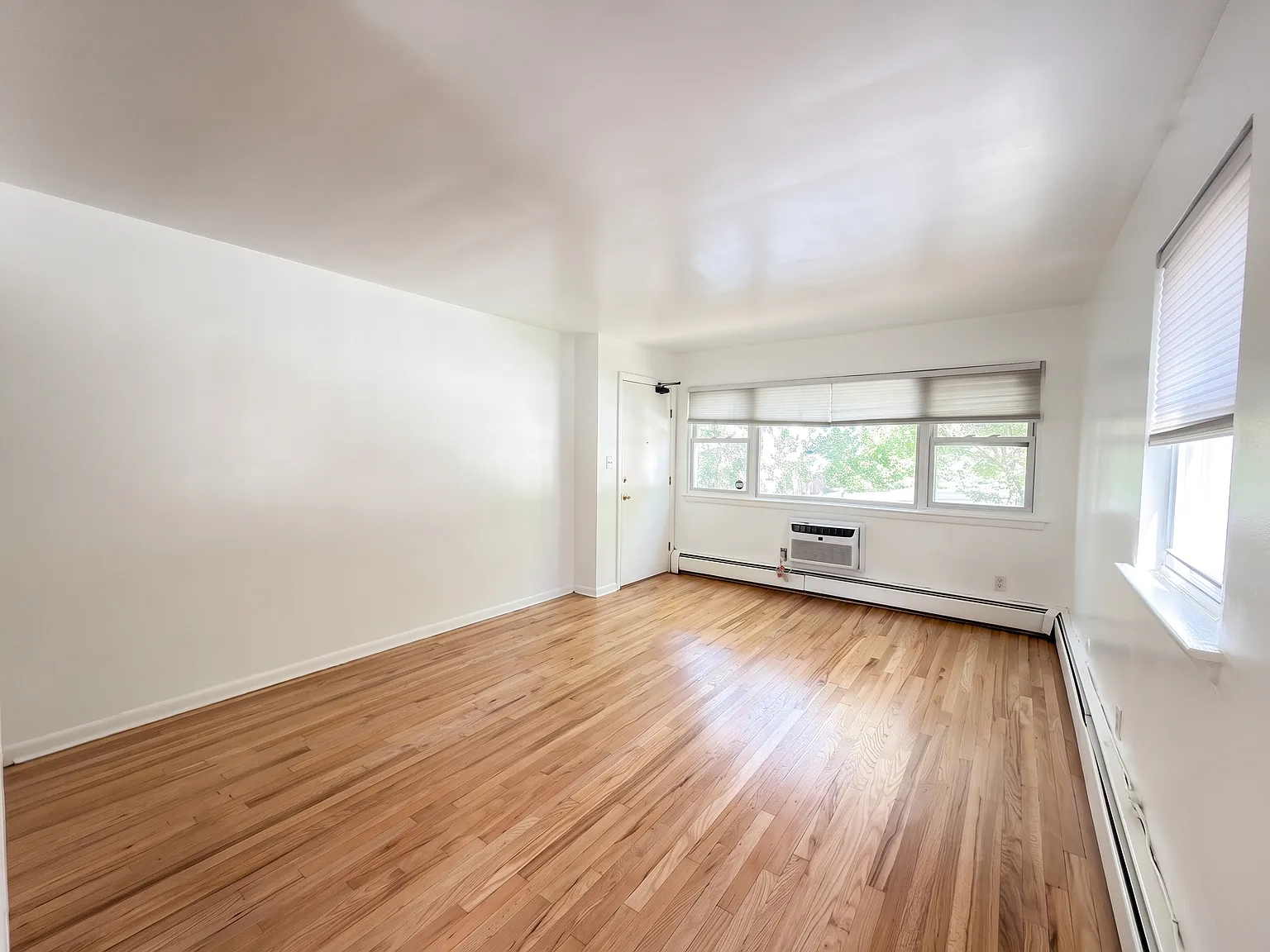 1 bed, $1,695 — Photo 4