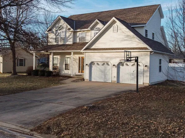 5 Pheasant Ln, Pittsfield, IL 62363