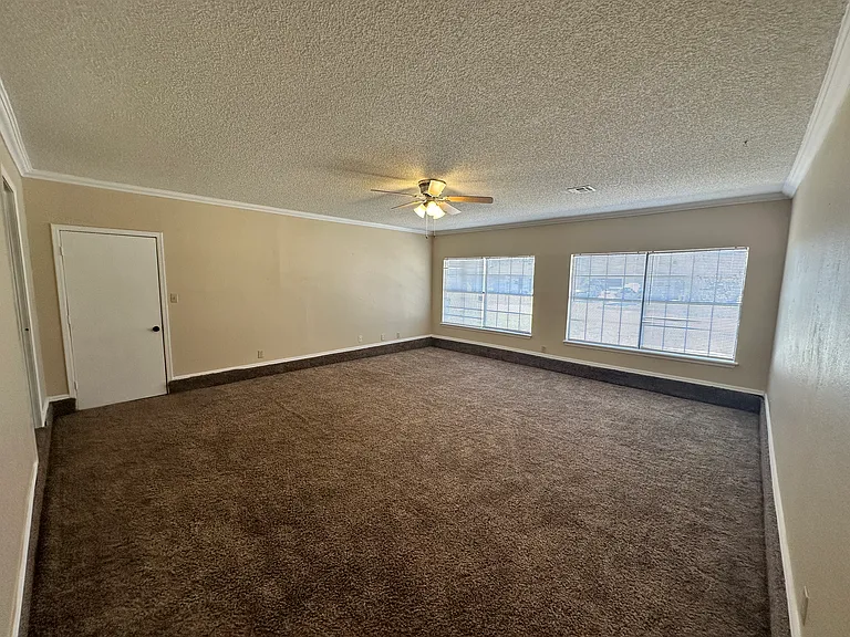 419 Sunrise St — Photo 4