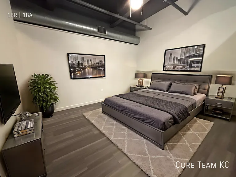 1180 E 30th St #307 — Photo 5