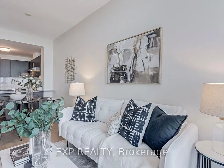 2522 Keele St #704 — Photo 9