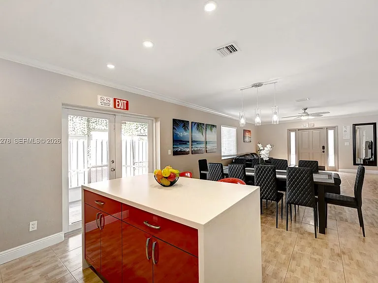 825 Harrison St — Photo 12