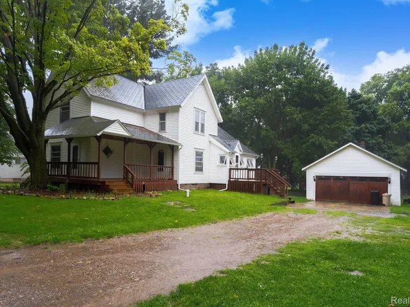 8450 S Durand Rd, Durand, MI 48429