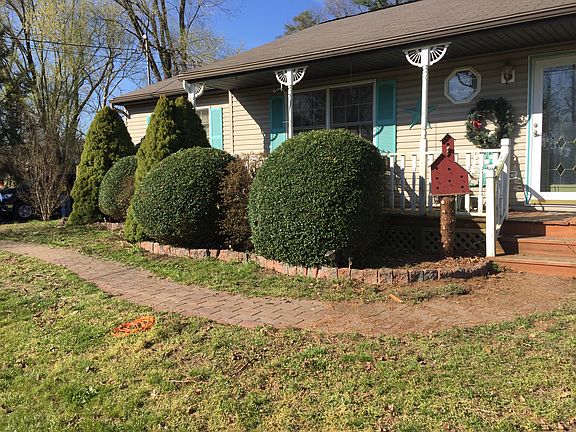 2nd image of 931 Campbell St