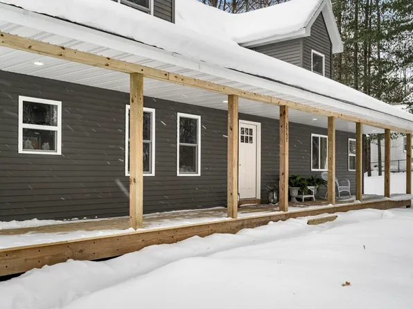 2757 Fashion Ave, Interlochen, MI 49643