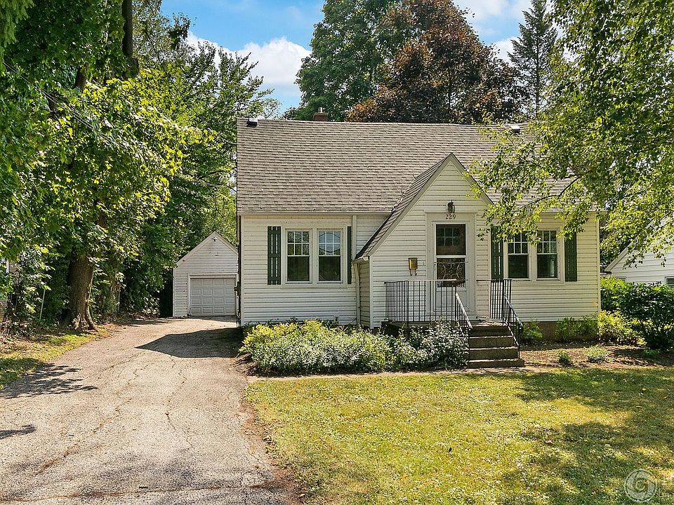 1st image of 229 Cedar Ave