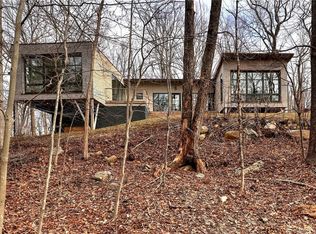 31 Old Mill Rd, Woodbridge, CT 06525