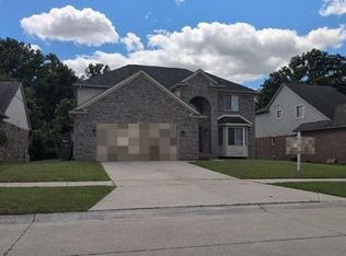 22262 Brywood Ct, Clinton Township, MI 48036