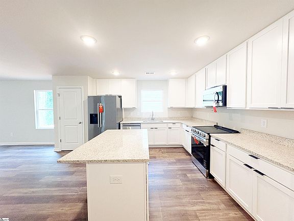 4th image of 102 Decatur St #3