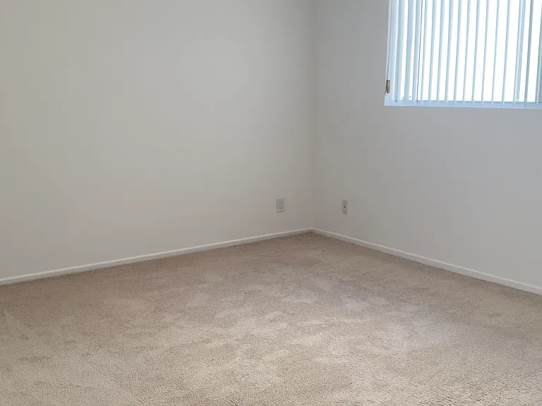 1415 Brockton Ave — Photo 20