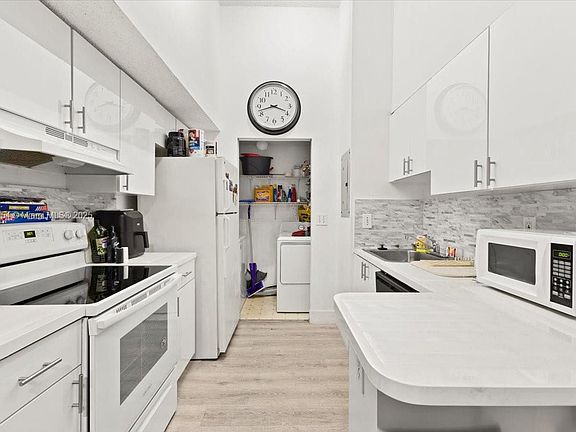 4th image of 3261 Sabal Palm Mnr APT 206