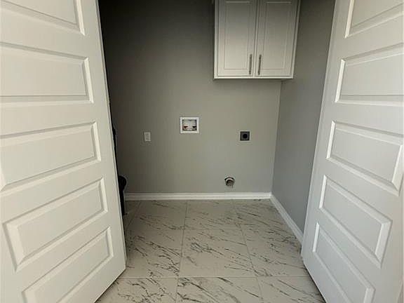 4th image of 3806 Rosewood Ln #2