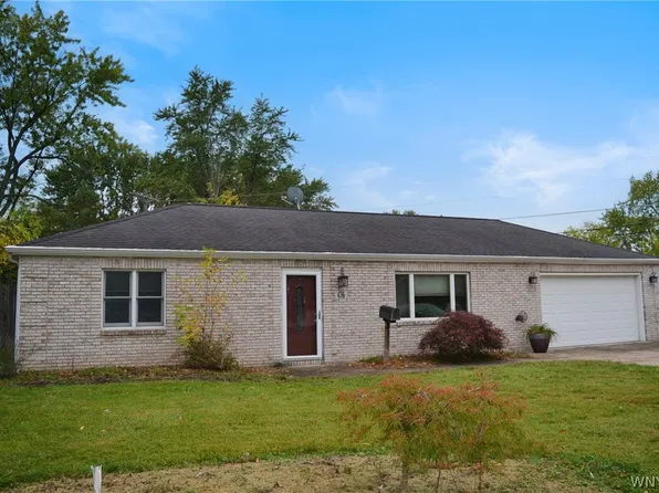 436 Campus Dr, Amherst, NY 14226
