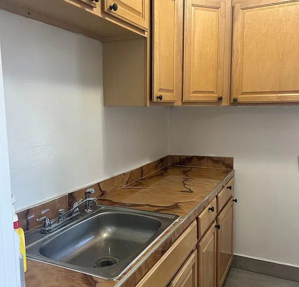 214 Oak St #3 — Photo 5
