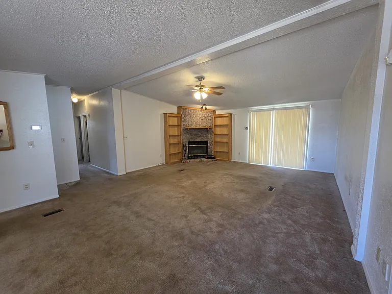 6816 Hallmark Ave NE — Photo 5