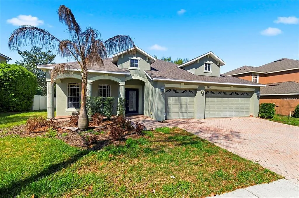 5 bed, 3.0 bath, 2825 sqft, $2,850 — Photo 2