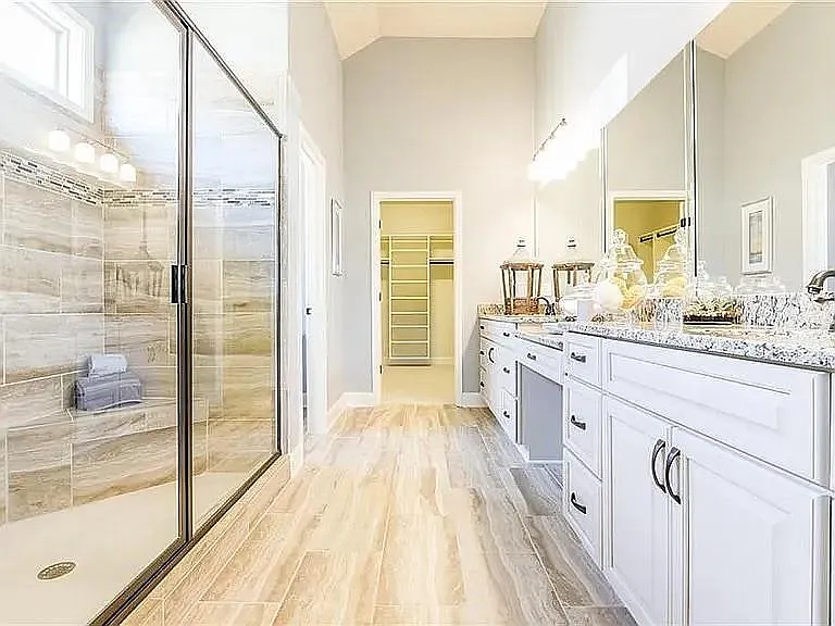 135 Laurel Trce — Photo 13