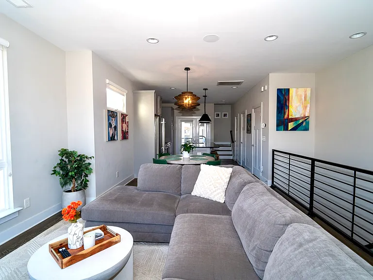 406 Southend Crossing Ln — Photo 3