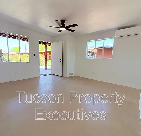 814 N Alvernon Way #A — Photo 4