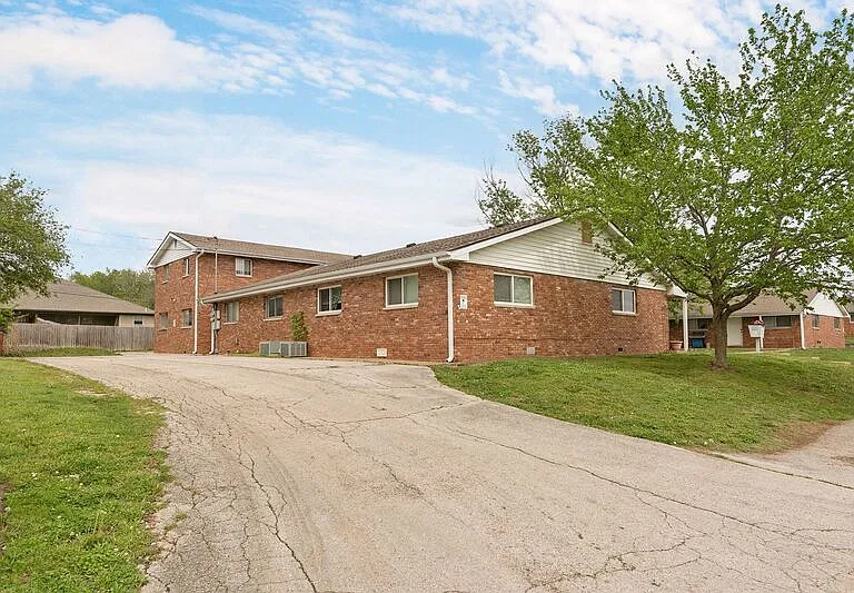 2929 E University St #5 — Photo 12