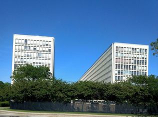1401 E 55th St APT 616N, Chicago, IL 60615