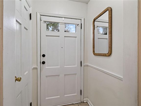 4th image of 1646 Croyden Rd