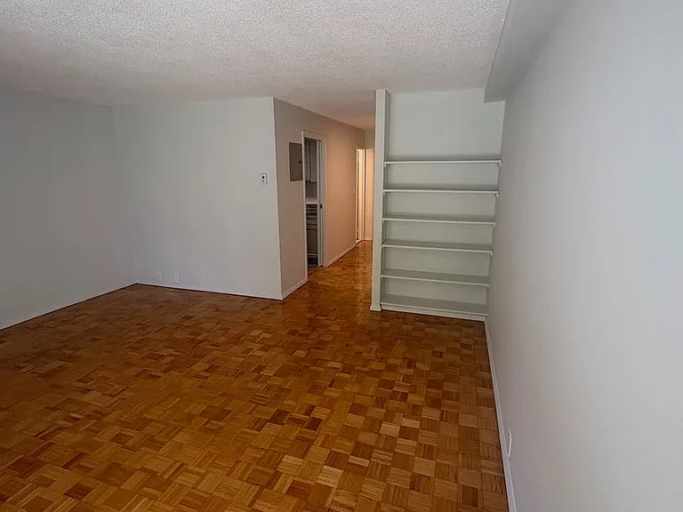 340 Newton St #B — Photo 2