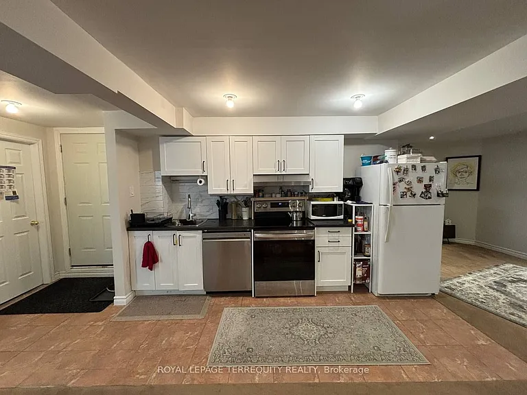 42 Portland Cres #LOWER LEVEL — Photo 4