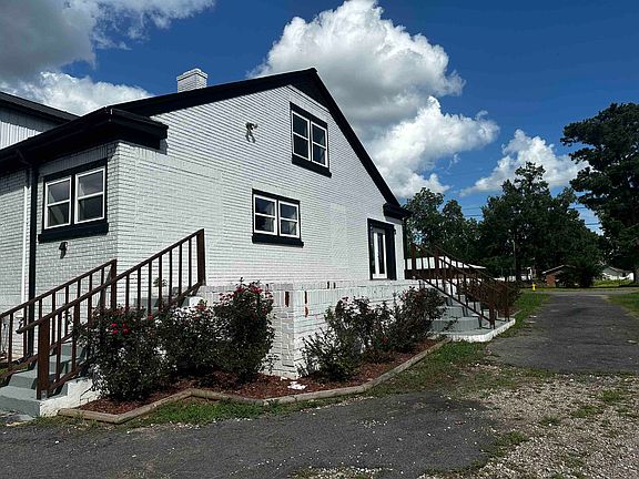3rd image of 410 Blountsville St NE