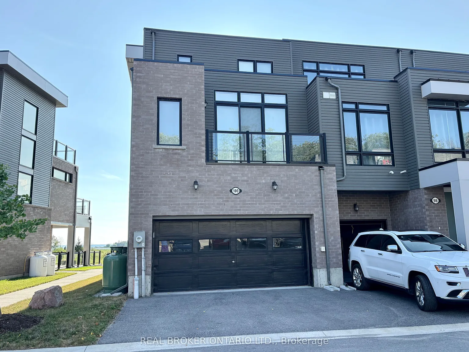 3 bed, $3,100 — Photo 2