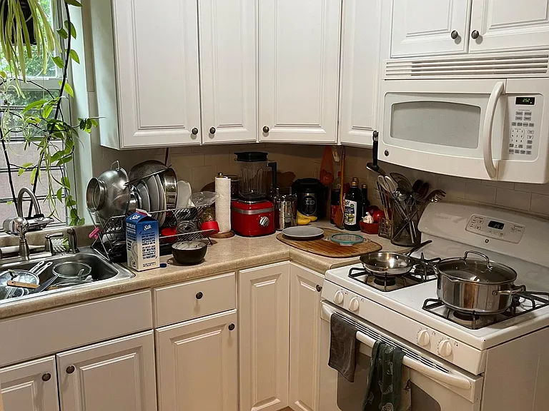 4809 Beaumont Ave #1R — Photo 2