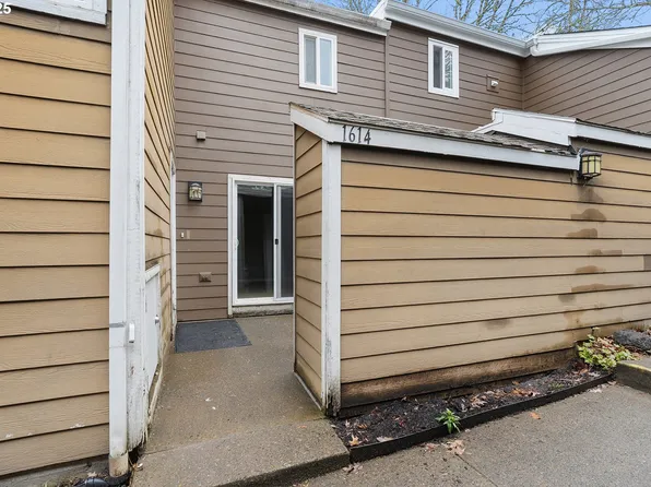 1614 Village Park Pl, West Linn, OR 97068