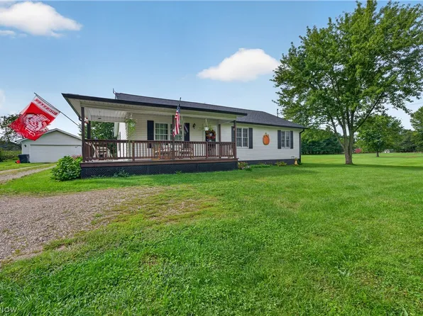 576 School St, Tuscarawas, OH 44682