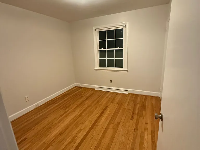 2nd bedroom (Middle)