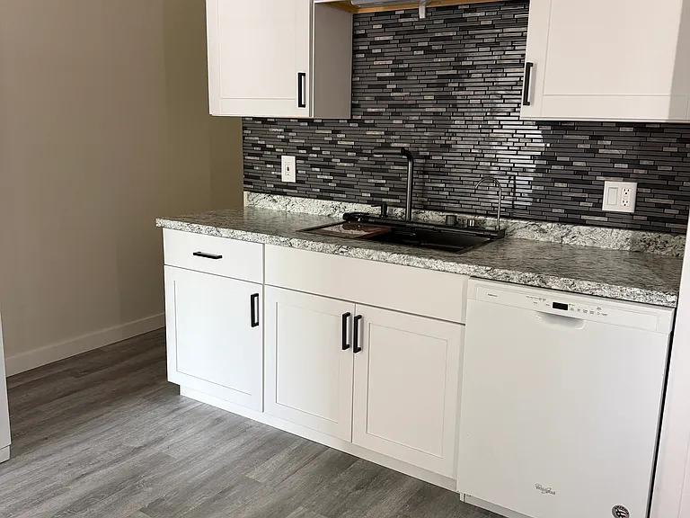 2533 E Water St — Photo 7
