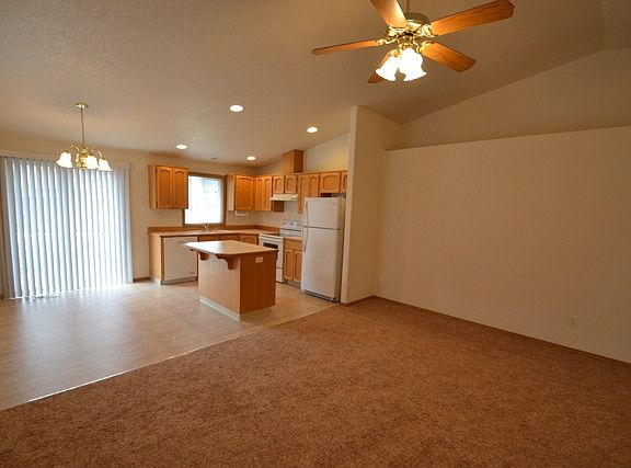 4th image of 16413 NE 32nd St