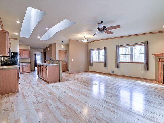 4th image of 705 Prospect Dr Unit 1