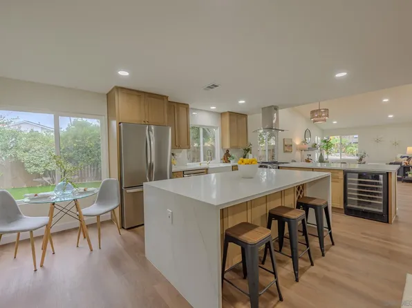 8905 Oviedo St, San Diego, CA 92129