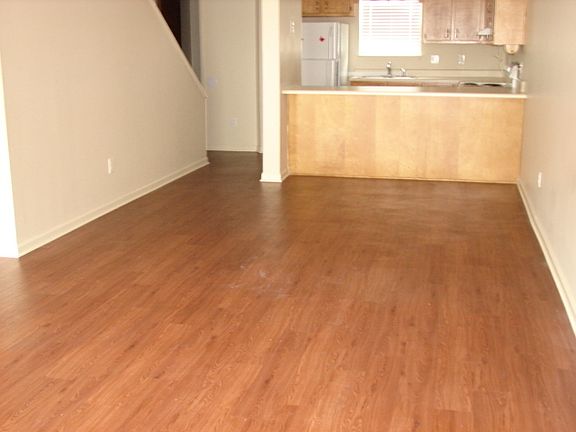 3rd image of 347 Mercedes Ave