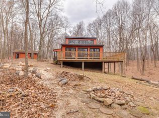 181 Flagstone Ln, Berkeley Springs, WV 25411