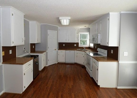 4th image of 21 Mission Hills Dr