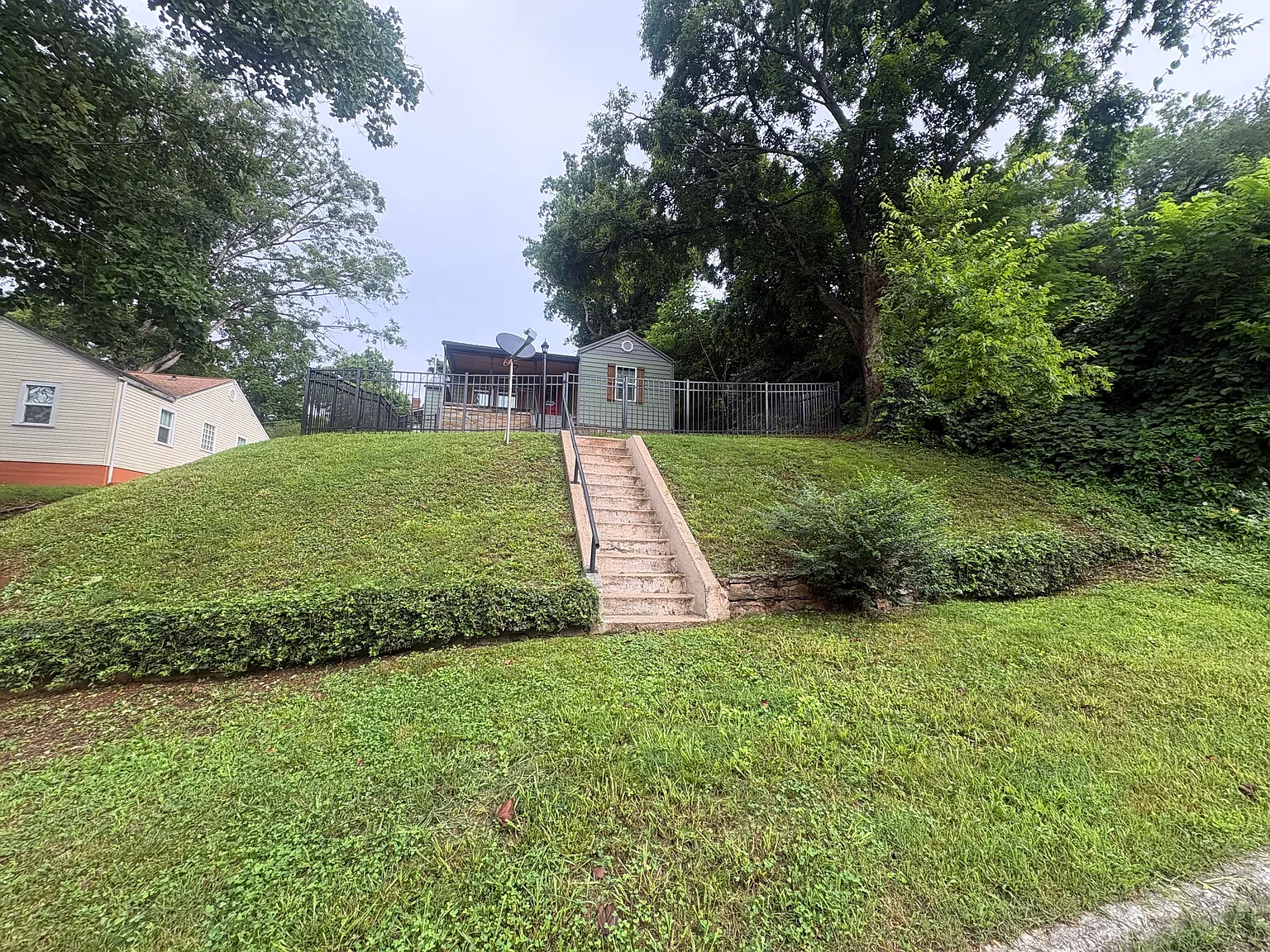 3 bed, 1290 sqft, $1,975 — Photo 4