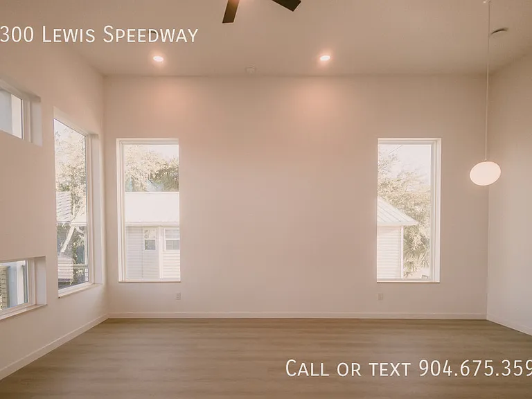 3300 Lewis Speedway St — Photo 13