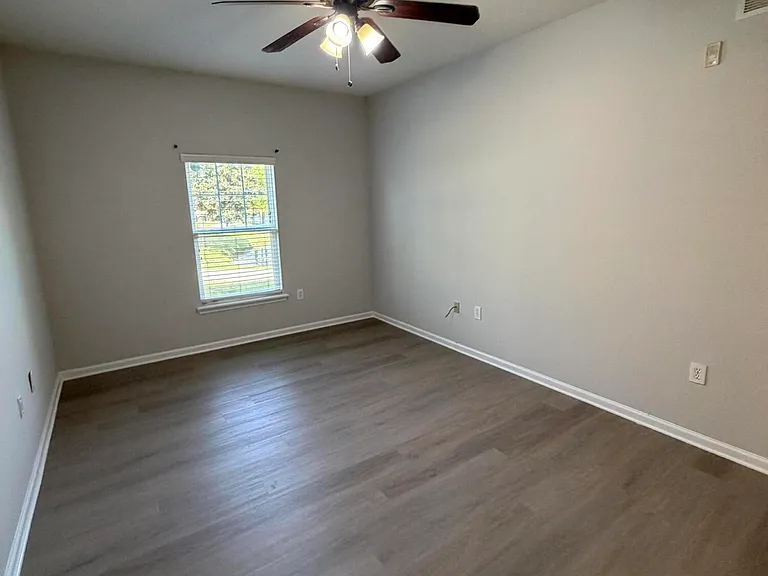 8201 Green Parrot Rd #106 — Photo 24