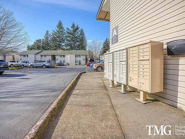 Kings Meadow Apartments — Photo 15