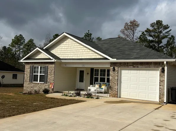 150 Long Pines Cir, East Dublin, GA 31027