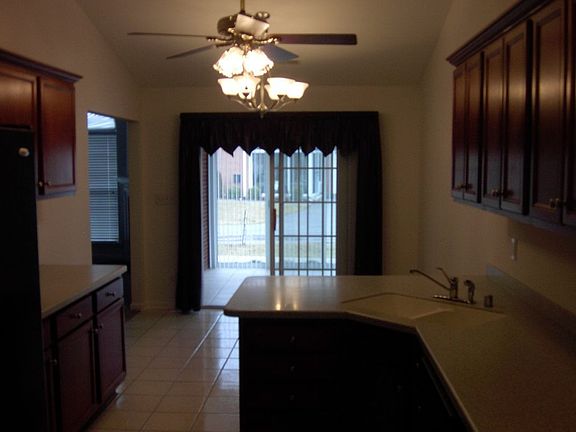Large eat-in kitchen w/attached sunroom