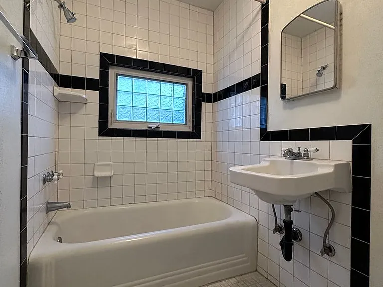 1115 S Maple Ave — Photo 20